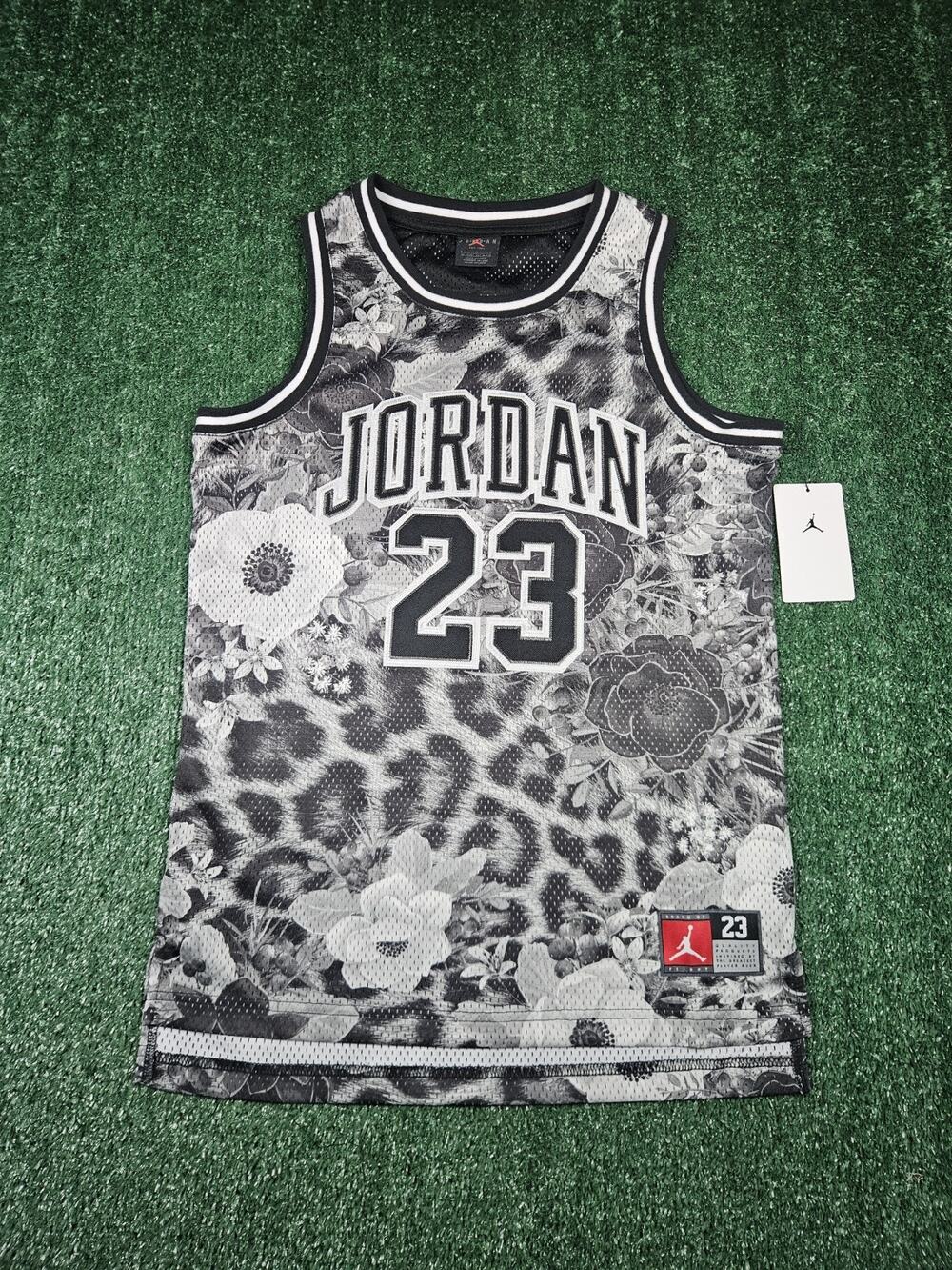 Michael Jordan Jersey Youth/Boys Size Large Black/Smoke Grey New With Tags